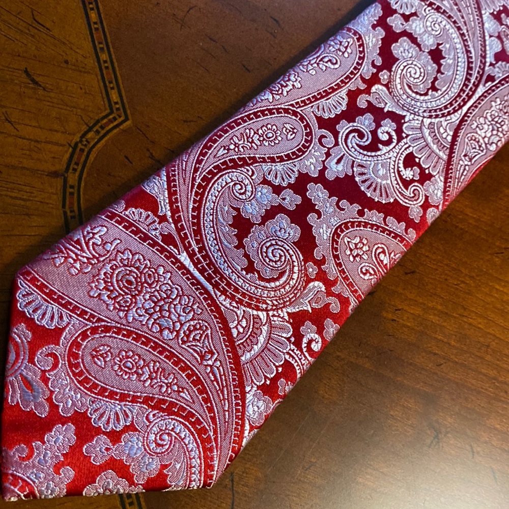 Luxury tie